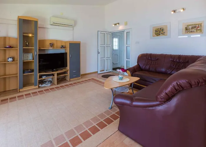 Two-bedroom 3 Apartamento