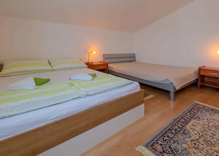 Two-bedroom 3 Apartamento