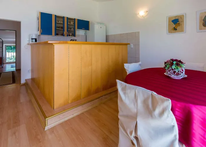 Two-bedroom 3 Apartamento