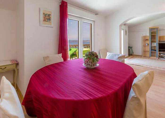 Two-bedroom 3 Apartamento